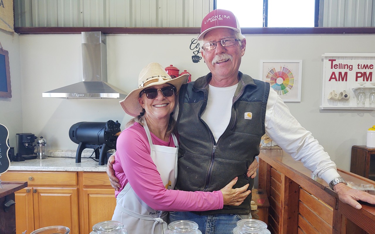 Dewlson Family Farm dishes out tea, coffee, exotic fruits