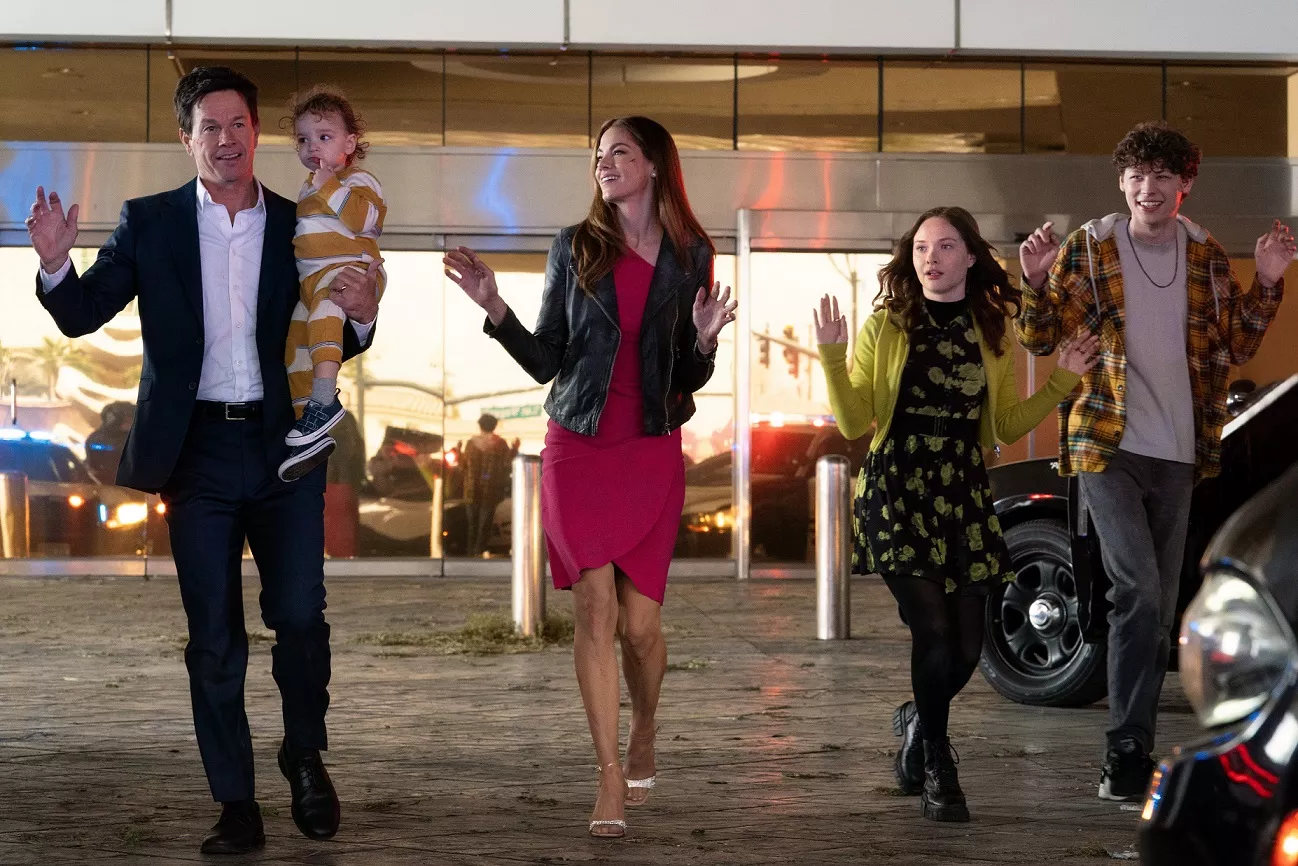 new-flicks-the-family-plan-sun-screen-santa-maria-sun